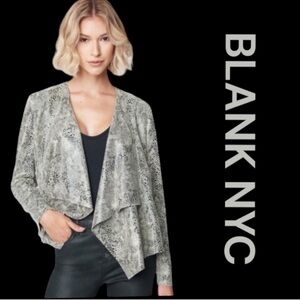 BLANK NYC Vegan Leather Snakeskin Print
Jacket w/Pockets, Size M.